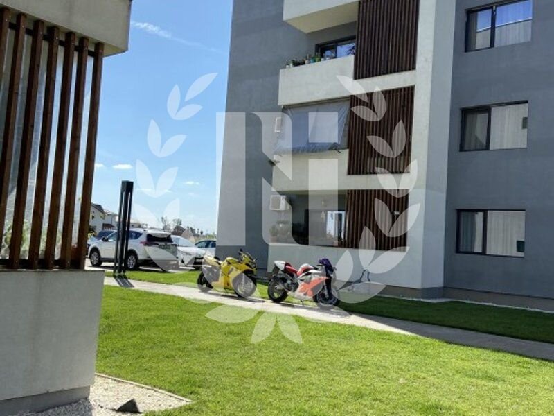 APARTAMENT 3 CAMERE DECOMANDAT 79 MP