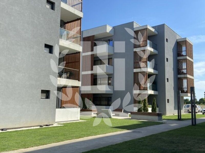 APARTAMENT 3 CAMERE DECOMANDAT 79 MP