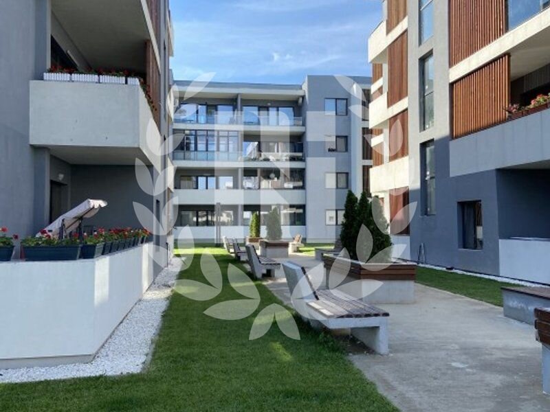 APARTAMENT 3 CAMERE DECOMANDAT 79 MP